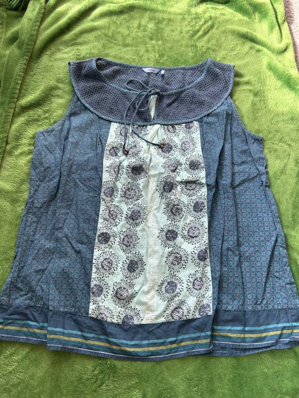 Izod Blue Teal Patterned Sleeveless Tank Top